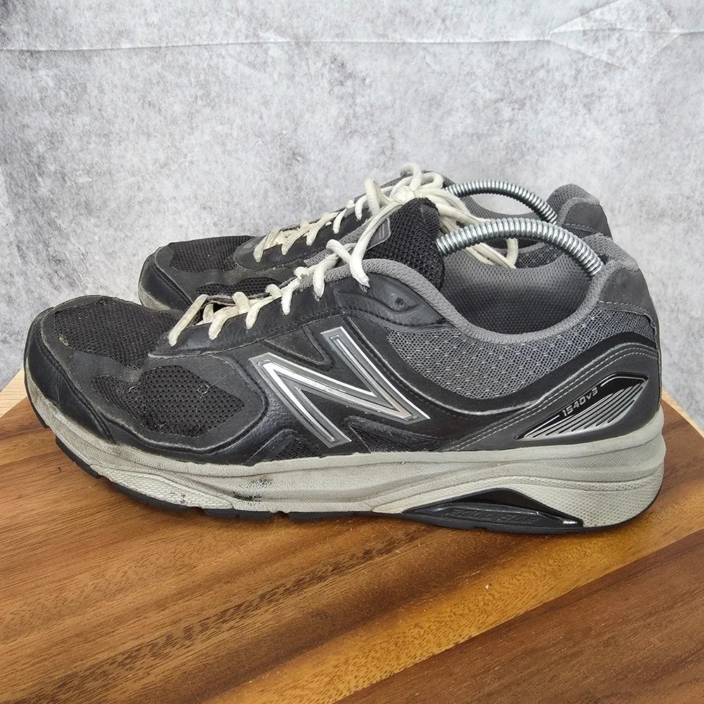 New Balance 1540v3 Running Shoes Mens 11.5 Black‎ USA Sneakers